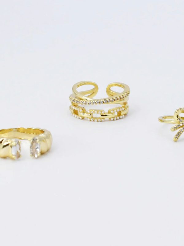 A Timeless Ring Set For Sale