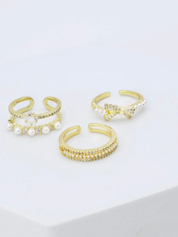 A Timeless Ring Set For Sale